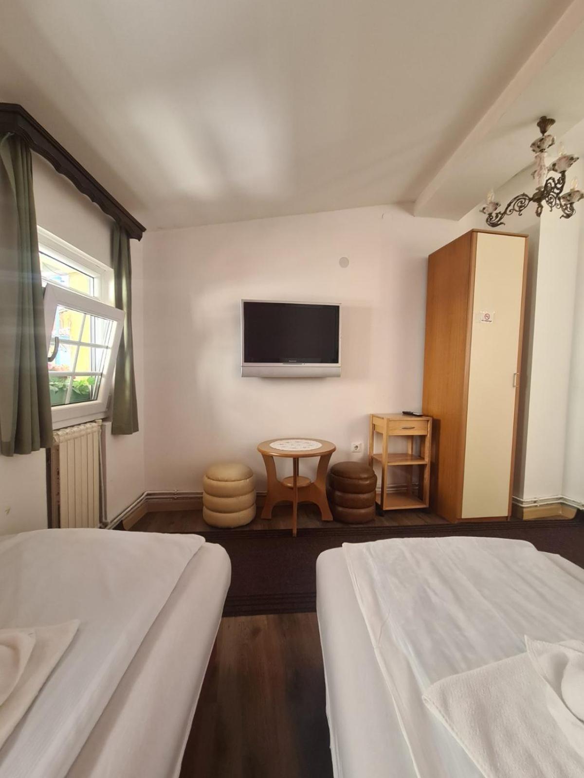 Guesthouse Nia Deluxe Sarajevo Bagian luar foto