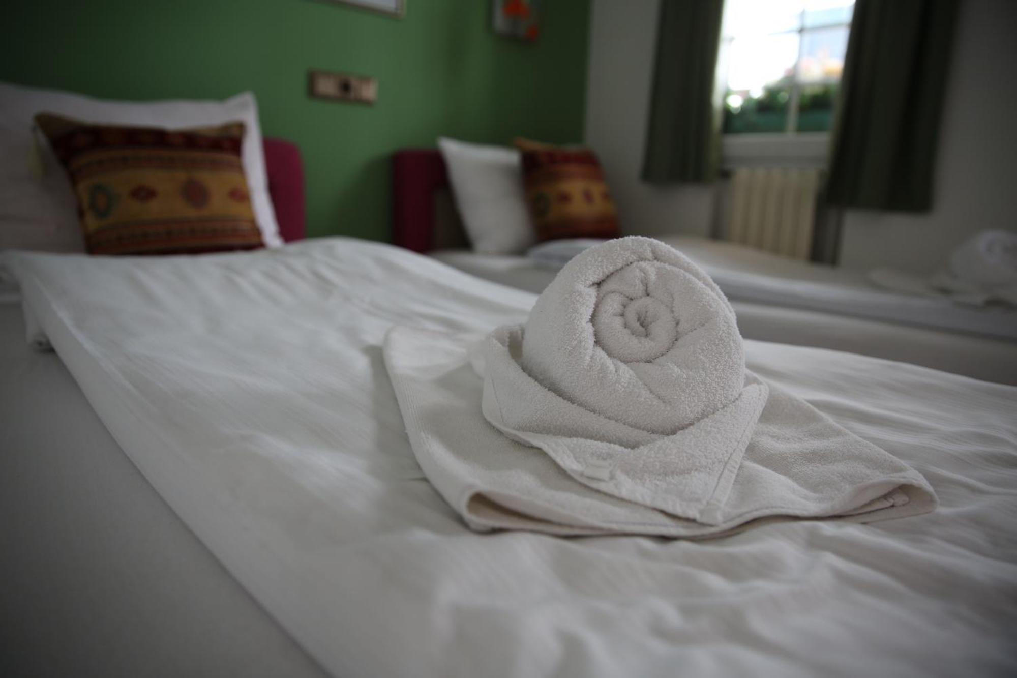 Guesthouse Nia Deluxe Sarajevo Bagian luar foto