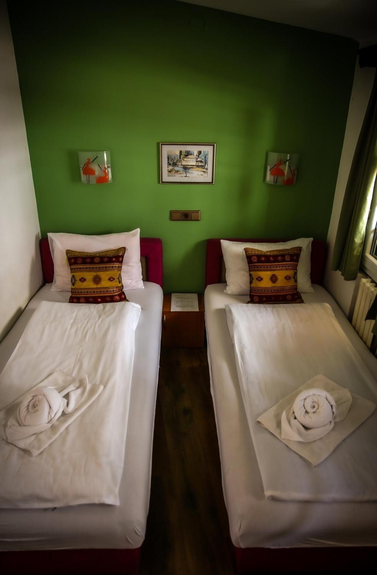 Guesthouse Nia Deluxe Sarajevo Bagian luar foto