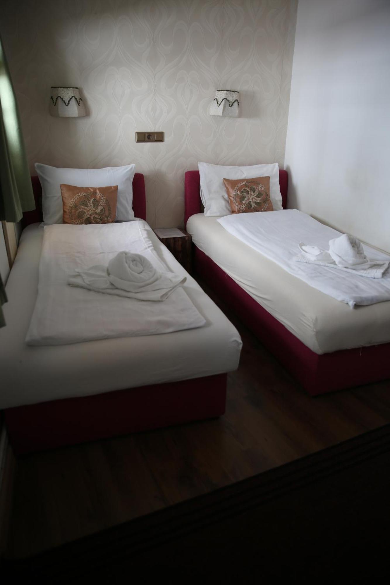 Guesthouse Nia Deluxe Sarajevo Bagian luar foto