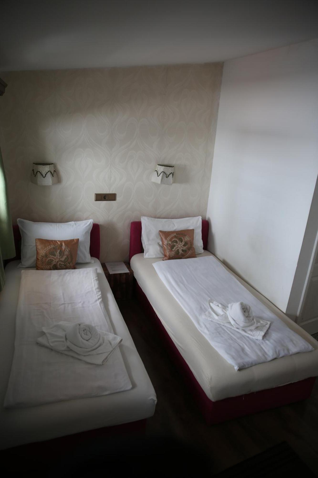 Guesthouse Nia Deluxe Sarajevo Bagian luar foto