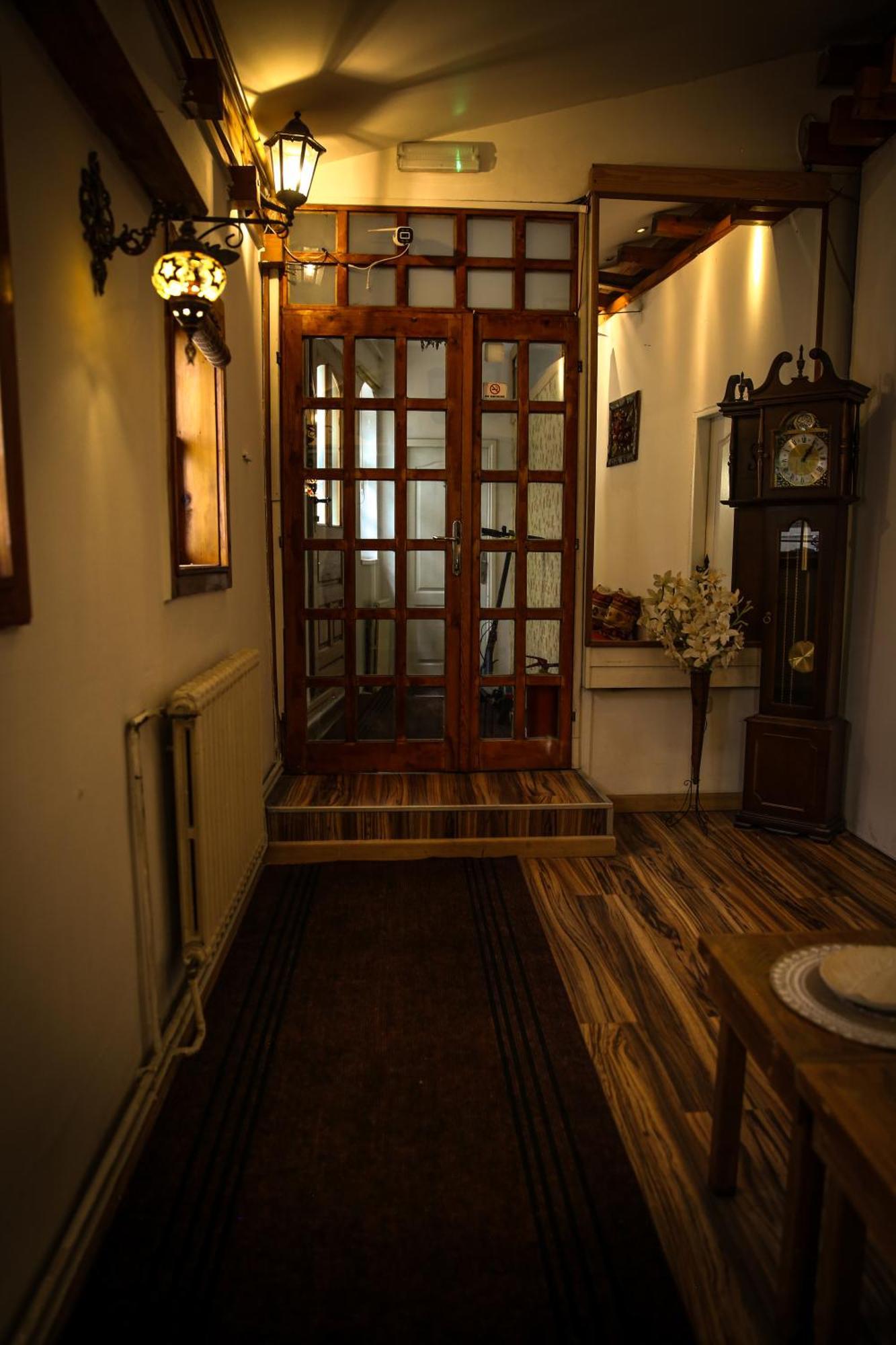 Guesthouse Nia Deluxe Sarajevo Bagian luar foto